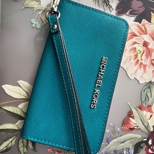 Michael Kors Phone Wallet
